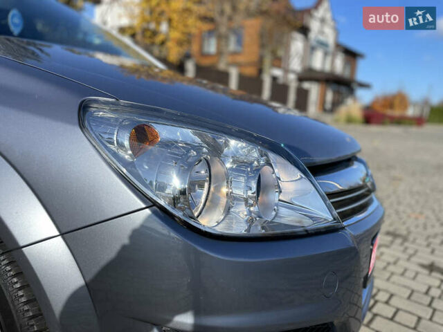 Серый Опель Астра, объемом двигателя 1.6 л и пробегом 228 тыс. км за 5500 $, фото 8 на Automoto.ua