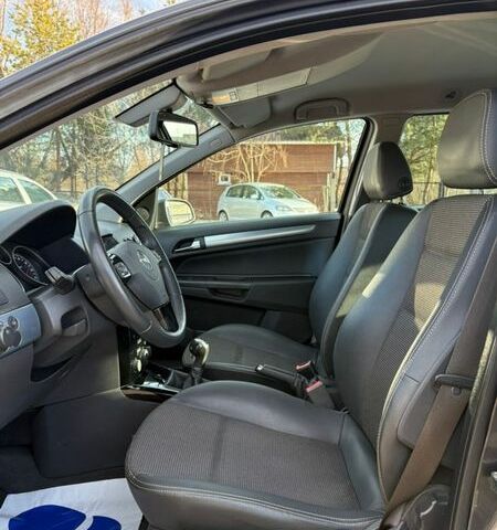 Серый Опель Астра, объемом двигателя 1.6 л и пробегом 183 тыс. км за 6600 $, фото 16 на Automoto.ua