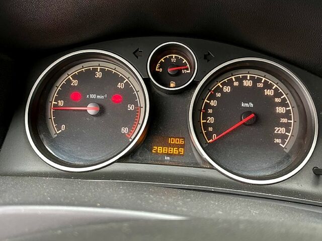 Опель Астра 2009 в Новорад-Волынском на Automoto.ua Серый Опель Астра, объемом двигателя 1.9 л и пробегом 289 тыс. км за 5100 $, фото 8 на Automoto.ua