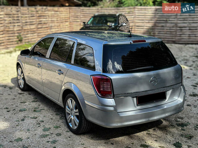 Серый Опель Астра, объемом двигателя 1.6 л и пробегом 210 тыс. км за 5500 $, фото 2 на Automoto.ua