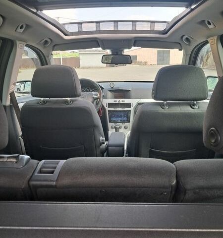 Серый Опель Астра, объемом двигателя 1.4 л и пробегом 188 тыс. км за 4400 $, фото 30 на Automoto.ua