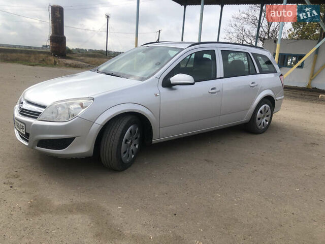 Серый Опель Астра, объемом двигателя 1.7 л и пробегом 199 тыс. км за 5700 $, фото 3 на Automoto.ua