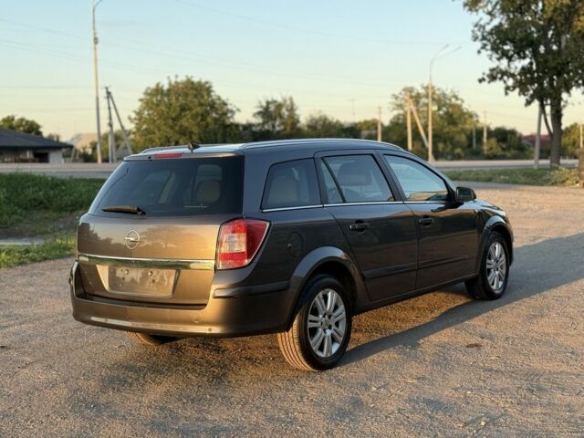 Серый Опель Астра, объемом двигателя 1.7 л и пробегом 271 тыс. км за 3550 $, фото 5 на Automoto.ua