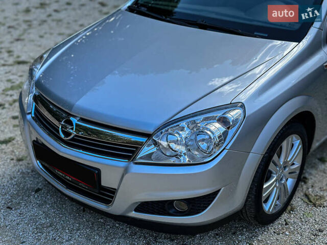Серый Опель Астра, объемом двигателя 1.6 л и пробегом 210 тыс. км за 5500 $, фото 31 на Automoto.ua
