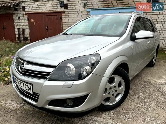 Серый Опель Астра, объемом двигателя 1.7 л и пробегом 304 тыс. км за 5800 $, фото 8 на Automoto.ua