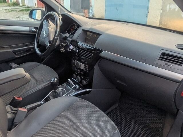 Сірий Опель Астра, об'ємом двигуна 1.69 л та пробігом 311 тис. км за 4800 $, фото 9 на Automoto.ua