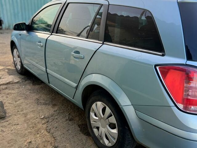 Сірий Опель Астра, об'ємом двигуна 1.7 л та пробігом 261 тис. км за 5200 $, фото 2 на Automoto.ua