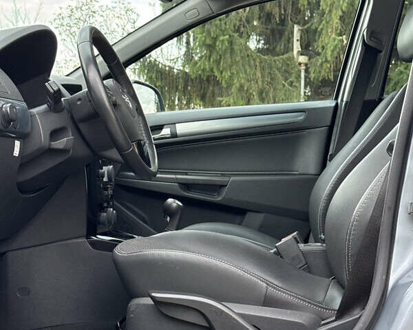 Опель Астра 2009 в Дубно на Automoto.ua Серый Опель Астра, объемом двигателя 1.9 л и пробегом 227 тыс. км за 6500 $, фото 14 на Automoto.ua