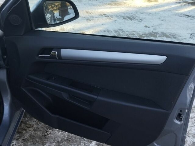 Опель Астра 2009 в Вышгороде на Automoto.ua Серый Опель Астра, объемом двигателя 1.6 л и пробегом 207 тыс. км за 5900 $, фото 7 на Automoto.ua