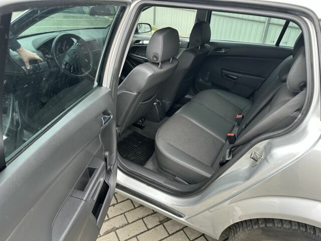 Серый Опель Астра, объемом двигателя 1.6 л и пробегом 250 тыс. км за 5500 $, фото 3 на Automoto.ua