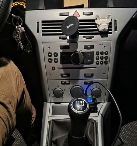 Опель Астра 2009 в Кролевце на Automoto.ua Серый Опель Астра, объемом двигателя 1.4 л и пробегом 244 тыс. км за 4950 $, фото 6 на Automoto.ua