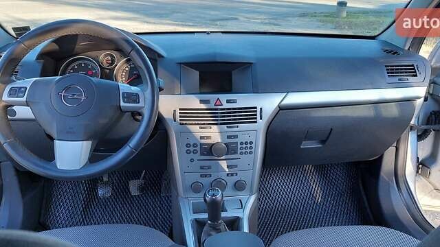 Опель Астра 2009 в Обухове на Automoto.ua Серый Опель Астра, объемом двигателя 1.6 л и пробегом 201 тыс. км за 6500 $, фото 15 на Automoto.ua