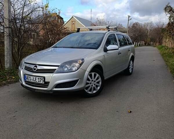 Серый Опель Астра, объемом двигателя 1.6 л и пробегом 207 тыс. км за 5800 $, фото 76 на Automoto.ua