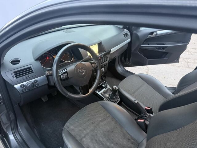 Сірий Опель Астра, об'ємом двигуна 1.7 л та пробігом 271 тис. км за 3300 $, фото 9 на Automoto.ua