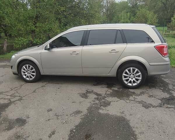 Серый Опель Астра, объемом двигателя 1.6 л и пробегом 199 тыс. км за 5650 $, фото 8 на Automoto.ua