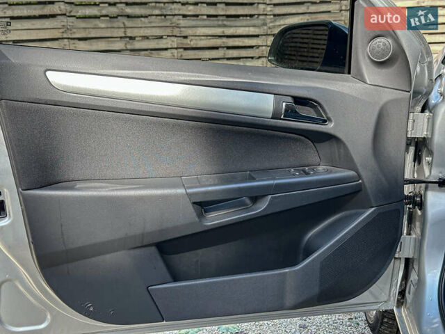 Серый Опель Астра, объемом двигателя 1.6 л и пробегом 210 тыс. км за 5500 $, фото 60 на Automoto.ua