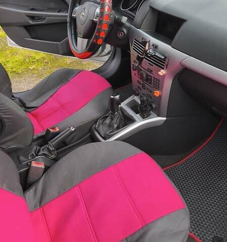 Серый Опель Астра, объемом двигателя 1.91 л и пробегом 270 тыс. км за 6900 $, фото 6 на Automoto.ua