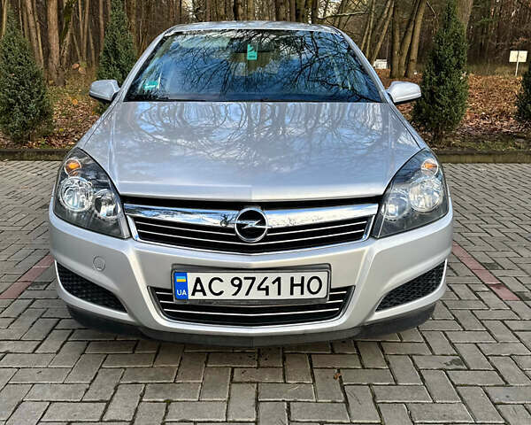 Серый Опель Астра, объемом двигателя 1.6 л и пробегом 260 тыс. км за 4750 $, фото 9 на Automoto.ua