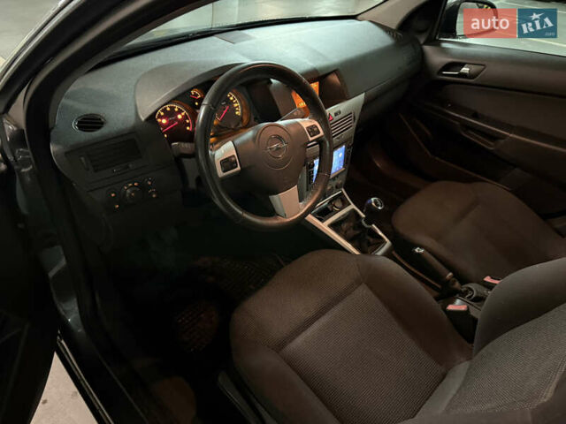 Серый Опель Астра, объемом двигателя 1.36 л и пробегом 220 тыс. км за 5350 $, фото 7 на Automoto.ua