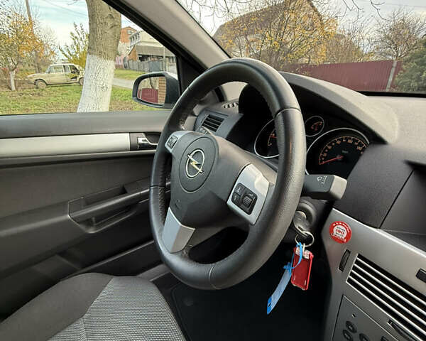 Сірий Опель Астра, об'ємом двигуна 1.7 л та пробігом 254 тис. км за 6800 $, фото 28 на Automoto.ua