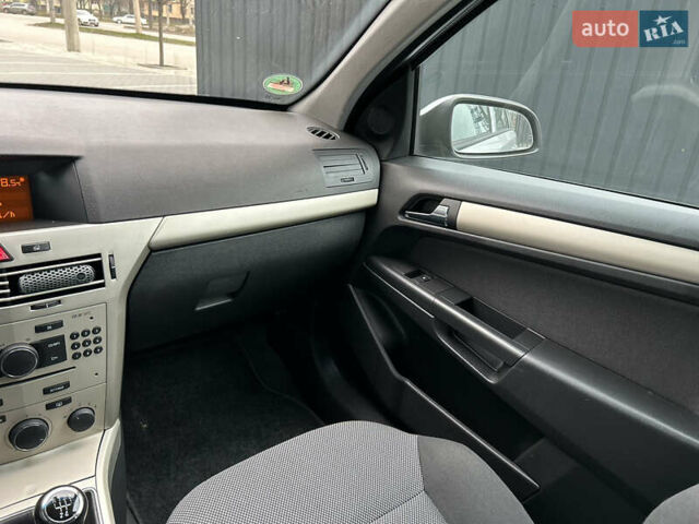 Сірий Опель Астра, об'ємом двигуна 1.6 л та пробігом 152 тис. км за 5999 $, фото 107 на Automoto.ua