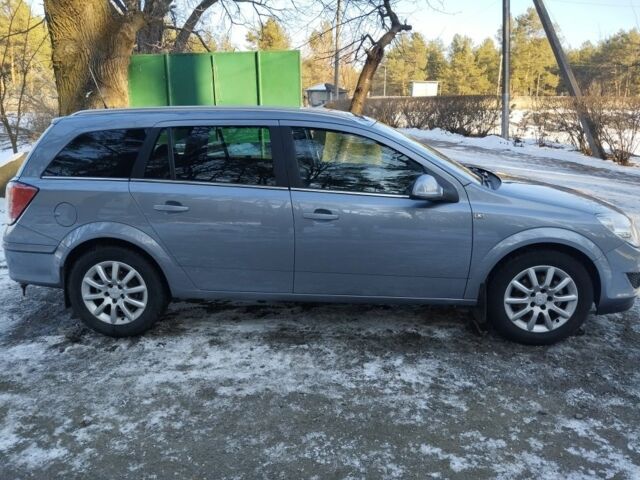 Опель Астра 2009 в Вышгороде на Automoto.ua Серый Опель Астра, объемом двигателя 1.6 л и пробегом 207 тыс. км за 5900 $, фото 4 на Automoto.ua