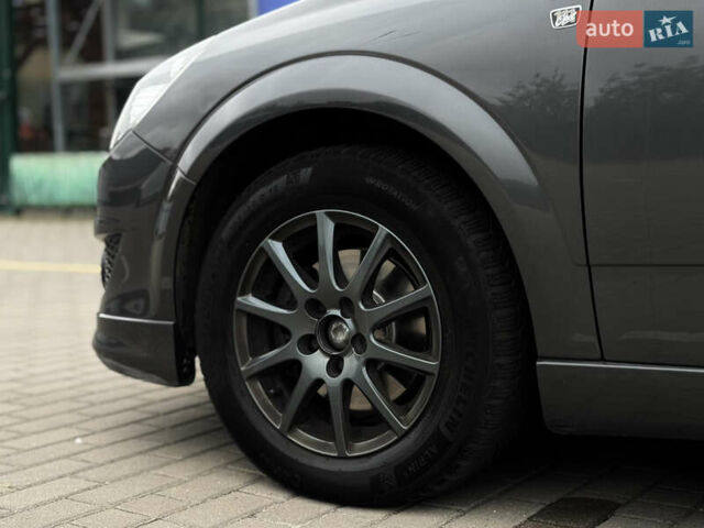 Опель Астра 2010 в Дубно на Automoto.ua Серый Опель Астра, объемом двигателя 1.6 л и пробегом 229 тыс. км за 5100 $, фото 19 на Automoto.ua