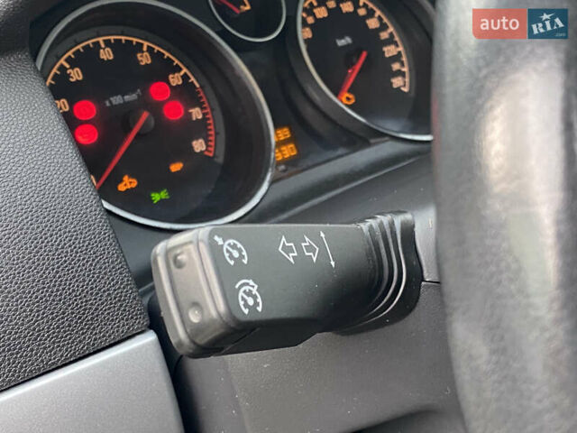 Серый Опель Астра, объемом двигателя 1.6 л и пробегом 160 тыс. км за 6500 $, фото 34 на Automoto.ua