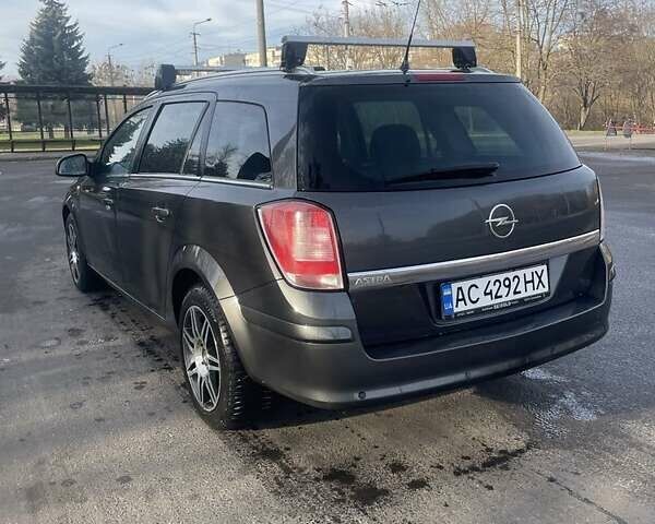 Серый Опель Астра, объемом двигателя 1.6 л и пробегом 263 тыс. км за 5700 $, фото 3 на Automoto.ua