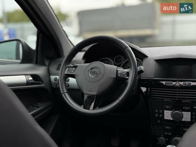 Опель Астра 2010 в Дубно на Automoto.ua Серый Опель Астра, объемом двигателя 1.6 л и пробегом 229 тыс. км за 5100 $, фото 12 на Automoto.ua