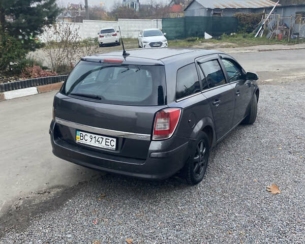 Серый Опель Астра, объемом двигателя 1.69 л и пробегом 261 тыс. км за 4900 $, фото 1 на Automoto.ua