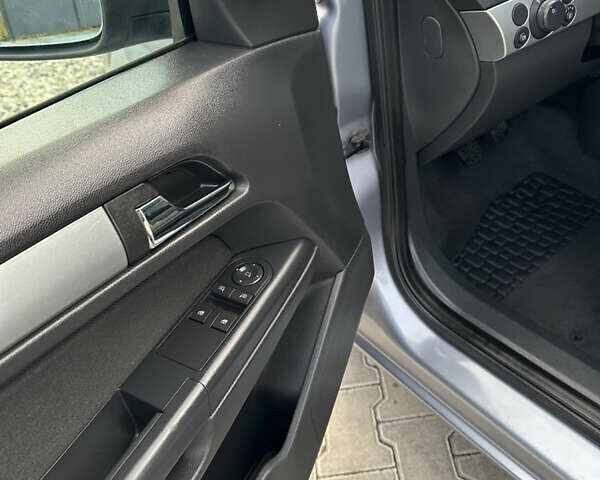 Серый Опель Астра, объемом двигателя 1.6 л и пробегом 224 тыс. км за 5500 $, фото 47 на Automoto.ua