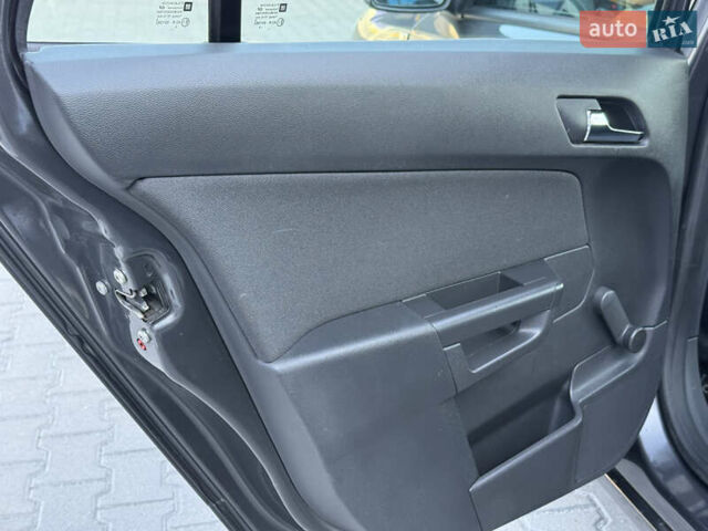 Опель Астра 2010 в Ровно на Automoto.ua Серый Опель Астра, объемом двигателя 1.6 л и пробегом 203 тыс. км за 5350 $, фото 29 на Automoto.ua