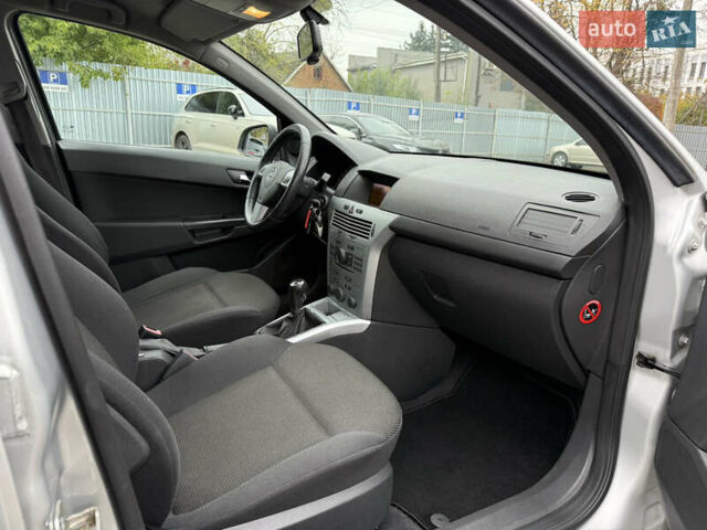 Серый Опель Астра, объемом двигателя 1.6 л и пробегом 210 тыс. км за 5499 $, фото 50 на Automoto.ua
