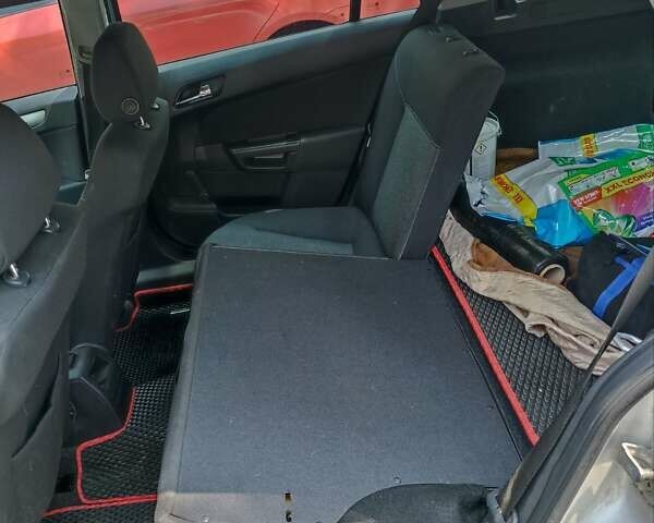 Опель Астра 2010 у Києві на Automoto.ua Сірий Опель Астра, об'ємом двигуна 1.7 л та пробігом 255 тис. км за 5500 $, фото 9 на Automoto.ua