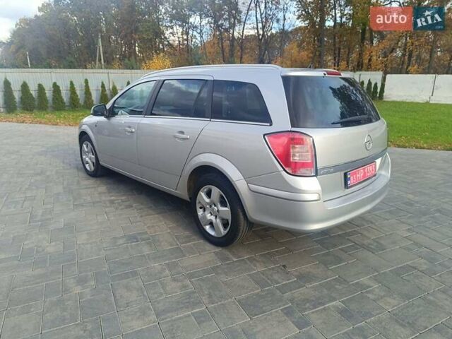 Опель Астра 2010 в Луцке на Automoto.ua Серый Опель Астра, объемом двигателя 1.6 л и пробегом 175 тыс. км за 5500 $, фото 5 на Automoto.ua