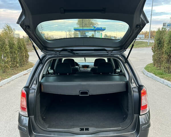 Опель Астра 2010 в Полтаве на Automoto.ua Серый Опель Астра, объемом двигателя 1.6 л и пробегом 143 тыс. км за 6500 $, фото 78 на Automoto.ua