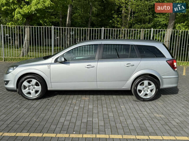 Серый Опель Астра, объемом двигателя 1.7 л и пробегом 255 тыс. км за 5800 $, фото 16 на Automoto.ua