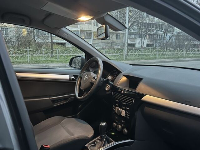 Сірий Опель Астра, об'ємом двигуна 1.4 л та пробігом 179 тис. км за 6700 $, фото 4 на Automoto.ua