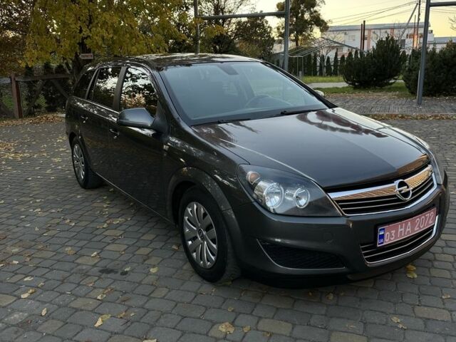 Опель Астра 2010 у Луцьку на Automoto.ua Сірий Опель Астра, об'ємом двигуна 1.6 л та пробігом 172 тис. км за 5900 $, фото 1 на Automoto.ua