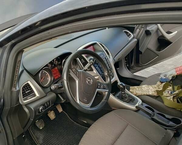 Серый Опель Астра, объемом двигателя 1.7 л и пробегом 250 тыс. км за 6500 $, фото 2 на Automoto.ua