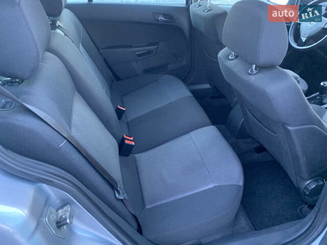 Сірий Опель Астра, об'ємом двигуна 1.4 л та пробігом 174 тис. км за 5999 $, фото 8 на Automoto.ua