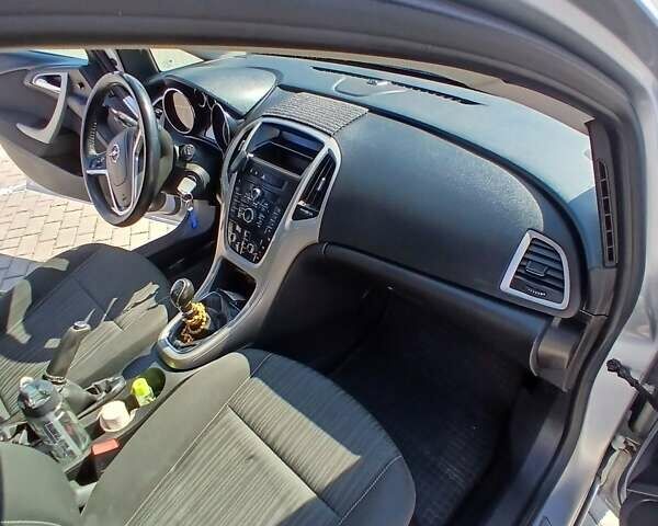 Опель Астра 2010 у Тернополі на Automoto.ua Сірий Опель Астра, об'ємом двигуна 1.69 л та пробігом 279 тис. км за 6999 $, фото 15 на Automoto.ua