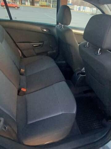 Серый Опель Астра, объемом двигателя 1.6 л и пробегом 173 тыс. км за 6550 $, фото 11 на Automoto.ua