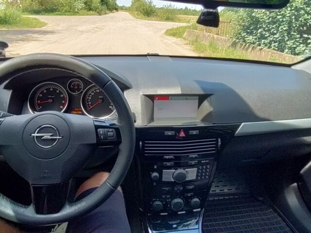 Серый Опель Астра, объемом двигателя 1.6 л и пробегом 211 тыс. км за 6300 $, фото 4 на Automoto.ua
