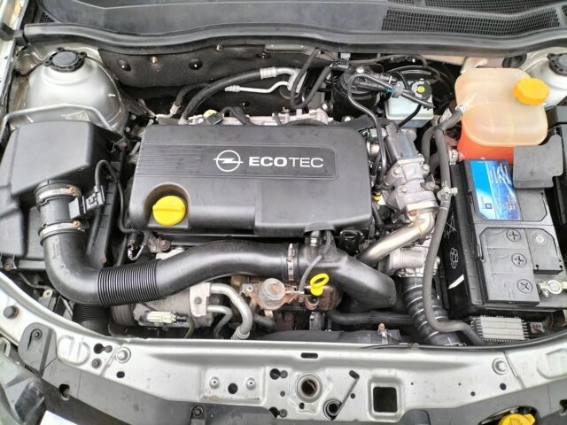 Серый Опель Астра, объемом двигателя 1.7 л и пробегом 285 тыс. км за 6500 $, фото 1 на Automoto.ua