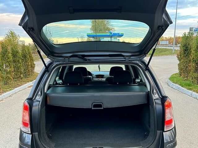 Серый Опель Астра, объемом двигателя 1.6 л и пробегом 143 тыс. км за 6500 $, фото 12 на Automoto.ua