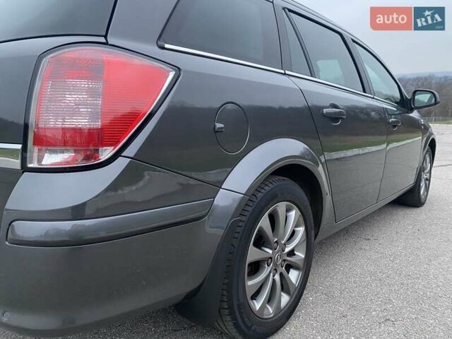 Серый Опель Астра, объемом двигателя 1.6 л и пробегом 248 тыс. км за 6850 $, фото 10 на Automoto.ua