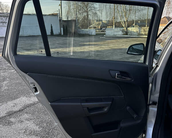 Серый Опель Астра, объемом двигателя 1.6 л и пробегом 245 тыс. км за 5800 $, фото 10 на Automoto.ua