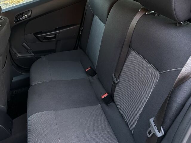 Опель Астра 2010 у Луцьку на Automoto.ua Сірий Опель Астра, об'ємом двигуна 1.6 л та пробігом 172 тис. км за 5900 $, фото 6 на Automoto.ua